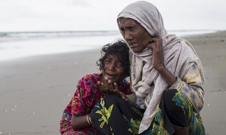 Arakanlı Müslümanlar Myanmar'da askeri yönetimle Budist Arakan Ordusu arasında kalıyor