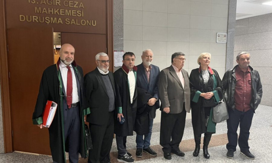 Kapatılan Zaman gazetesinin eski yazarları ve Ali Bulaç'a hapis kararı