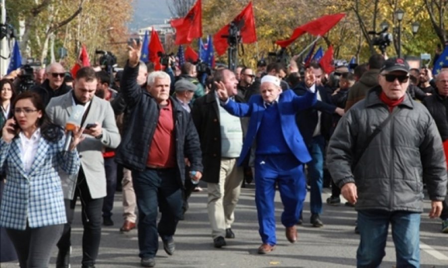 Arnavutluk'ta protesto