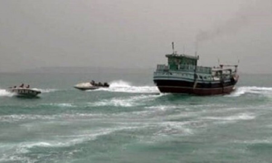 İran, kaçak yakıt taşıyan bir gemiye el koydu