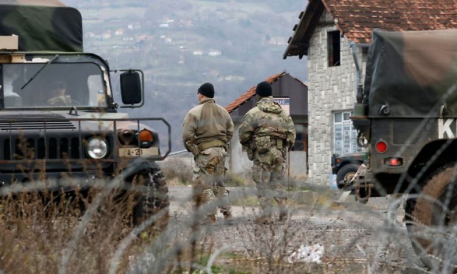 Kosova-Sırbistan arasında tansiyon yeniden yükseldi! Genelkurmay Başkanı sınırda