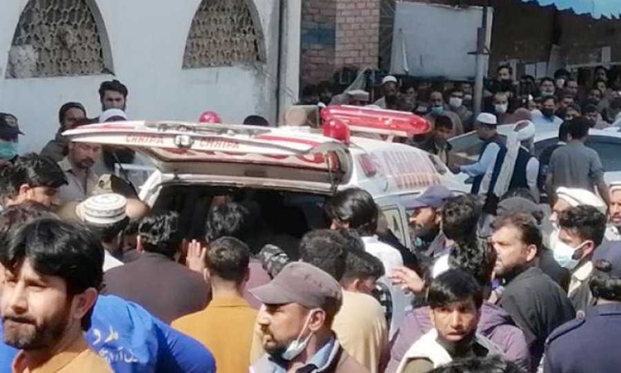 Pakistan'da camiye bombalı saldırı: En az 30 şehit 50 yaralı