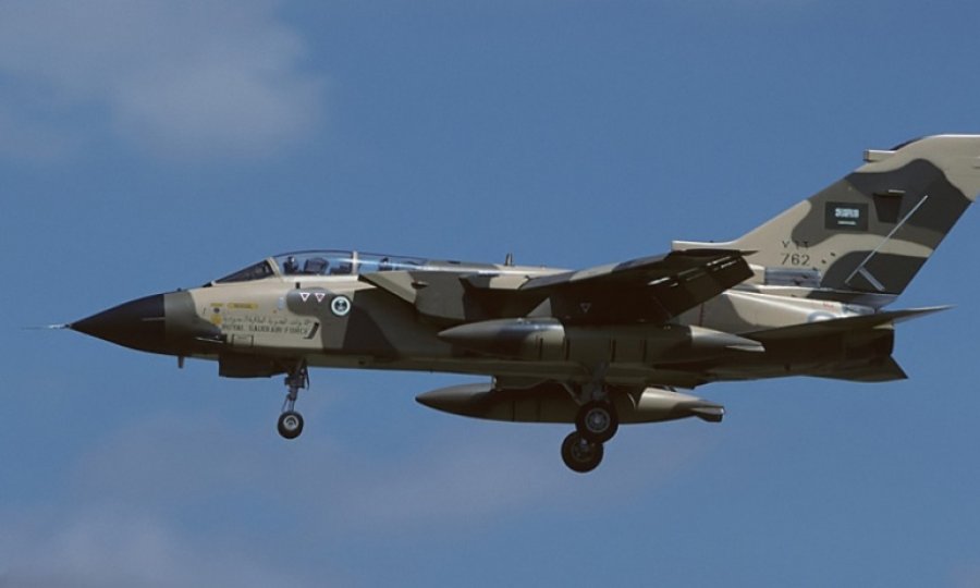 Suudi koalisyon, Yemen'e saldırmaya devam ediyor