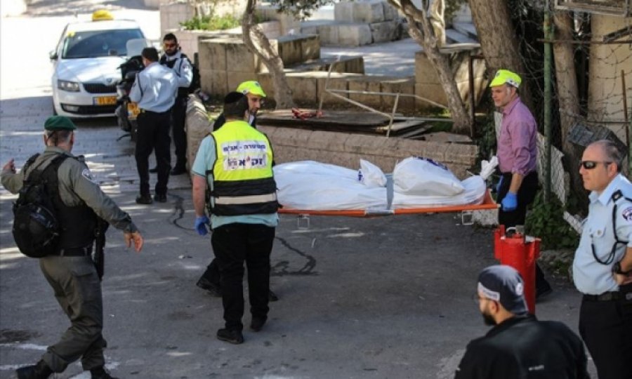 Irkçı İsrail polisi bir Filistinliyi katletti!