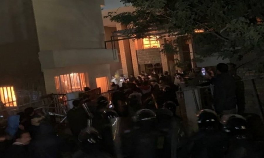 KDP’nin Bağdat binası ateşe verildi