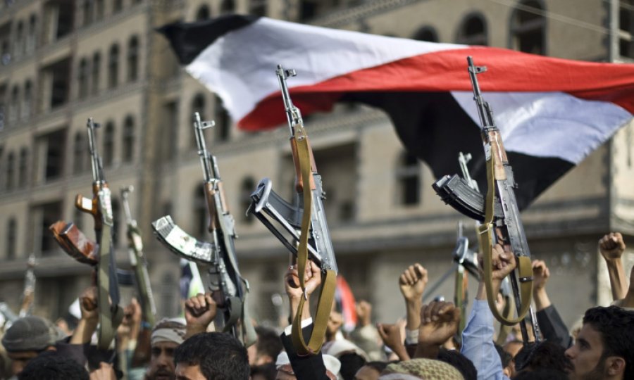 Saplandığı bataklıktan çıkış arayışındaki S. Arabistan Yemen'deki kuklasını terk ediyor