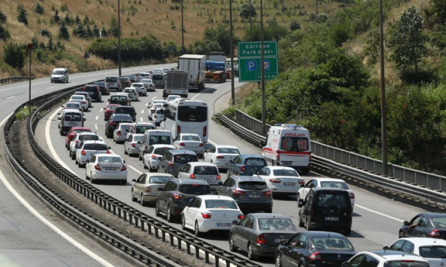 Bayramda yola çıkacaklar bu uyarılara dikkat!