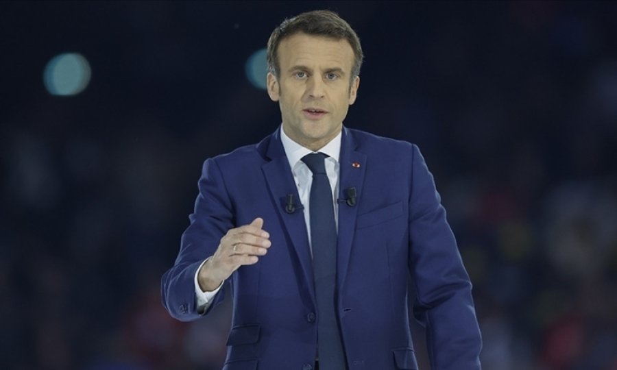 Fransa'da cumhurbaşkanı seçiminin ikinci turunda sandık çıkış anketlerine göre, Macron yeniden seçildi