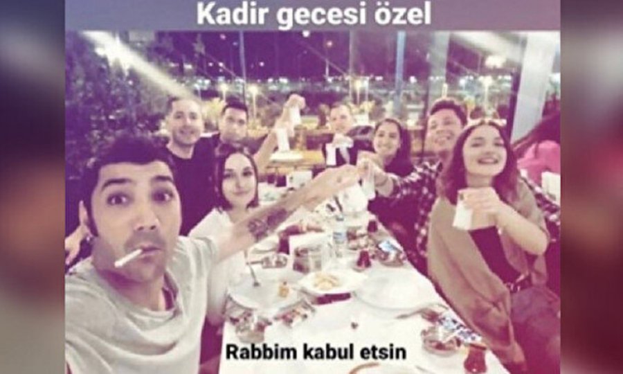 İçkili eğlence masasında Kadir Gecesi tebriği: İslam inancıyla alay ettiler