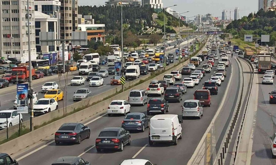 İstanbul'da bayram trafiği başladı