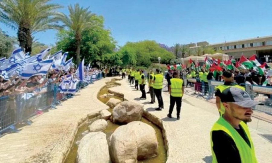 Siyonist İsrail’den öğretim kurumlarında Filistin bayrağını yasaklama tasarısı