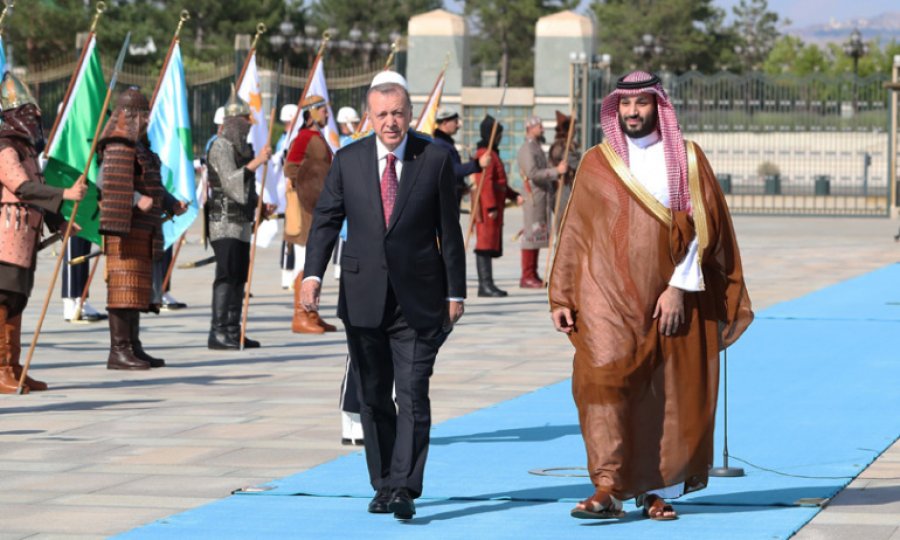 Cumhurbaşkanlığı sarayında okundu, herkesi şaşırttı: Suudi üstündür! 