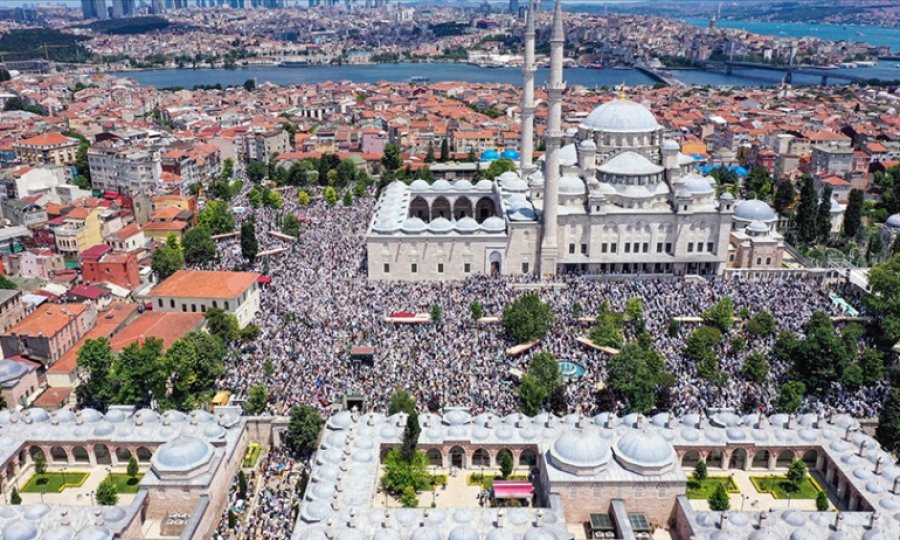Mahmut Ustaosmanoğlu son yolculuğuna uğurlanıyor