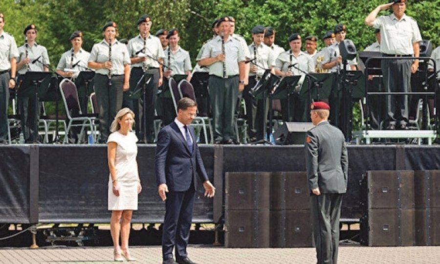 Srebrenitsa soykırımına göz yuman Hollanda askerlerine madalya