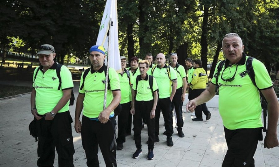 "Barış Yürüyüşü"ne katılacak gönüllüler Saraybosna'dan yola çıktı