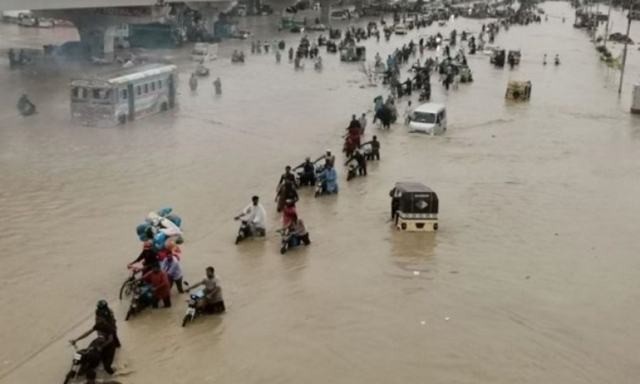Pakistan’da yağışlar can aldı: 76 ölü