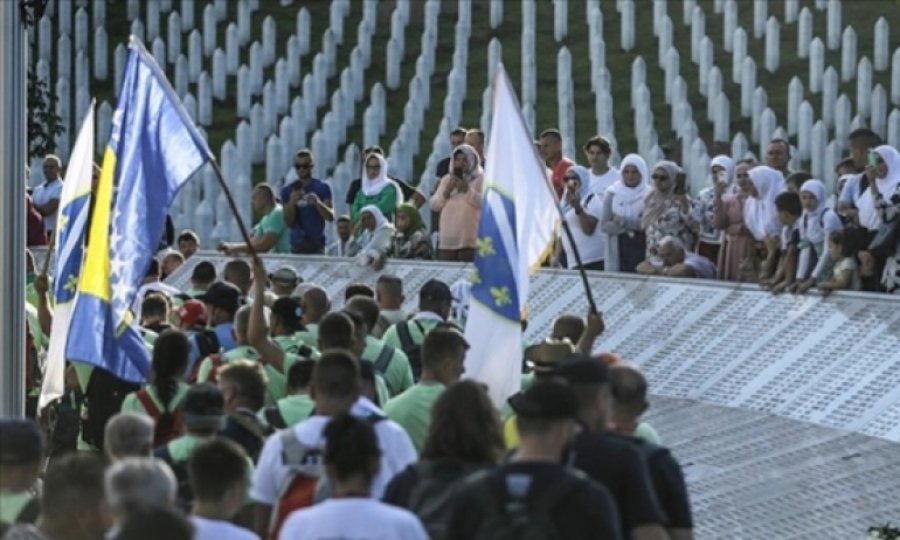 "Barış Yürüyüşü" katılımcıları Potoçari Anıt Mezarlığı'na ulaştı