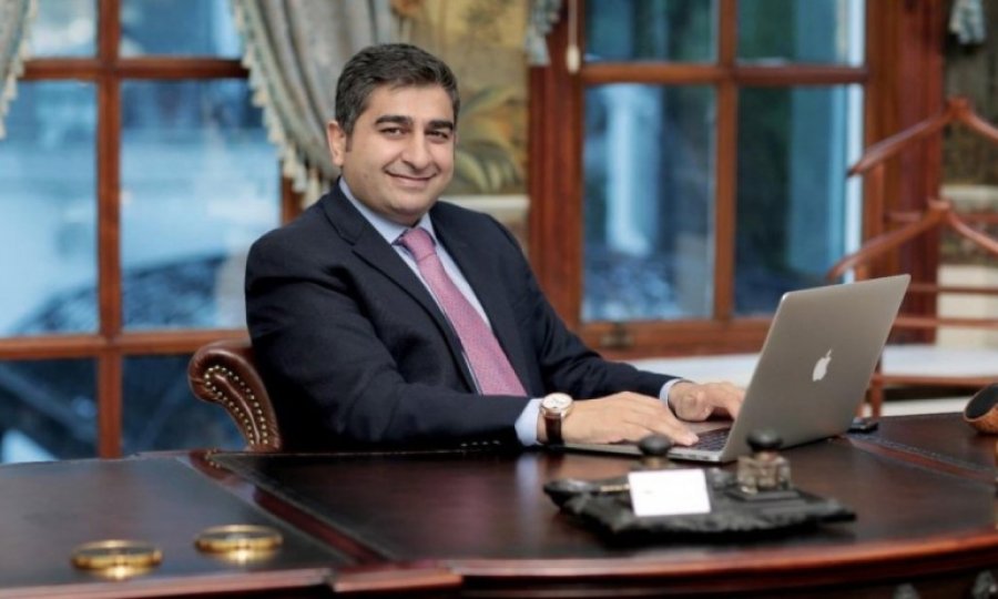 Devletin her kademesinden kişiler bulunuyor