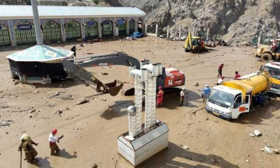 İran’daki sel felaketinde ölü sayısı 53 yükseldi