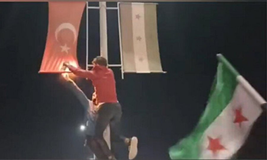 Esad ile diyalog başladı... Özgür Suriye Ordusu Türkiye'ye karşı ayaklandı