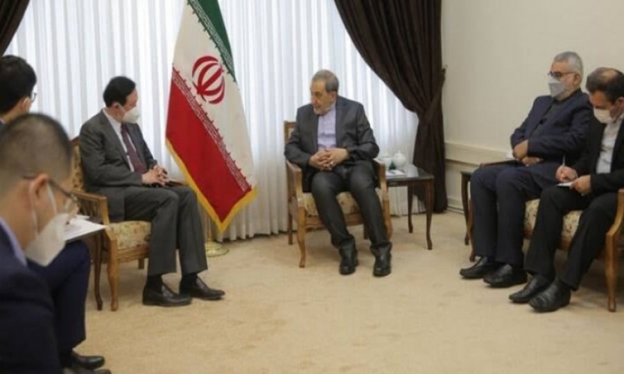 Velayati: Çin, İran'ın stratejik müttefiki