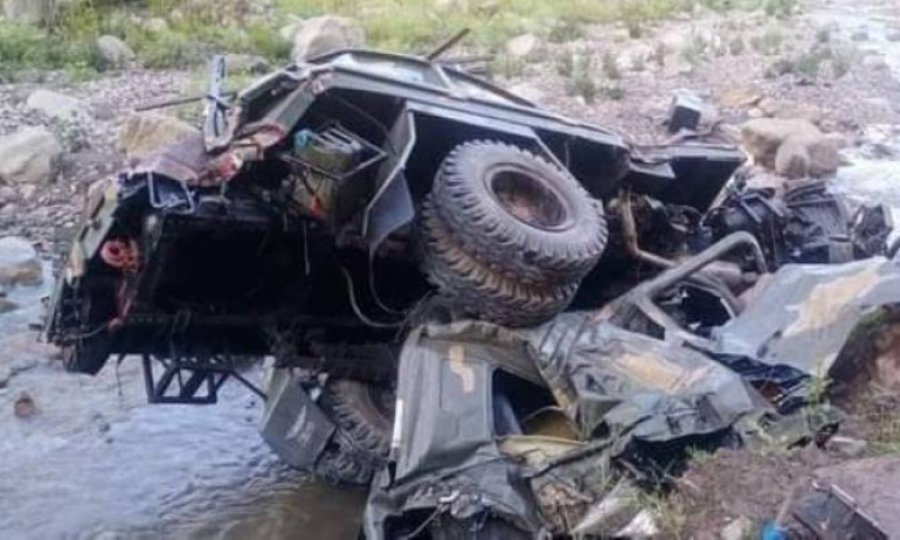 Keşmir'de 9 Pakistan askeri öldü