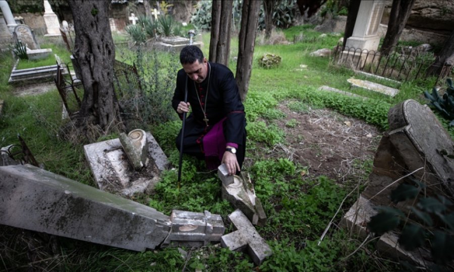 Yahudi yerleşimciler Kudüs’te Hristiyan mezarlığını tahrip etti