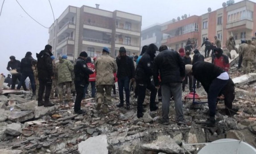 Şanlıurfa'da da deprem; 18 kişi hayatını kaybetti, 77 kişi yaralandı