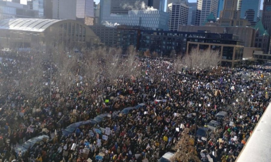 Minneapolis'te cinayetlere isyan büyüyor